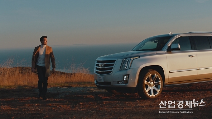 다니엘 헤니와 함께한 2018 에스컬레이드 광고 캠페인 사진=캐딜락