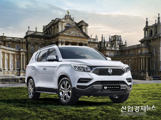 국내외 판매를 리드하고 있는 G4렉스턴. 사진=쌍용차