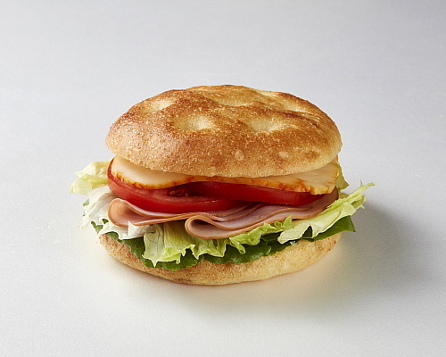 햄치즈 포카치아 샌드위치 연출 컷