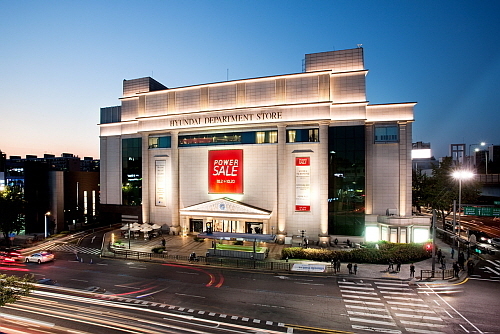 압구정 본점 야경...현대백화점 제공