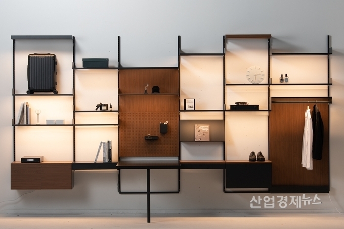 동국제강과 레어로우가 협업하여 론칭한 신제품 시스템 금속가구 ‘SYSTEM000’. 사진=동국제강