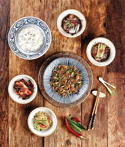 꼬막비빔밥 연출 컷...출처 : 연안식당