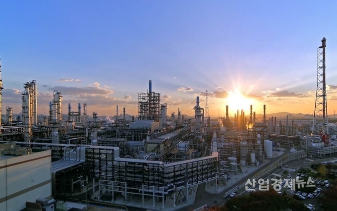 SK인천석유화학이 공정안전관리 최고등급인 P등급을 3회 연속 획득했다. 사진은 SK인천석유화학 공장 전경. 사진=SK이노베이션