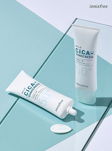 ‘트루 마일드 시카 무기자차 선크림'...<사진=이니스프리 제공>