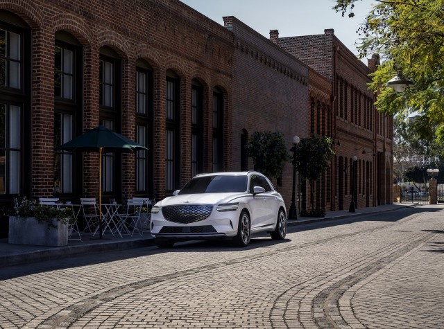 제네시스가 ‘GV70 전동화 모델’ 사전계약을 시작한다. 사진=현대자동차