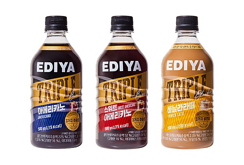 신제품 페트커피 3종 연출 컷...<사진=이디야커피 제공>