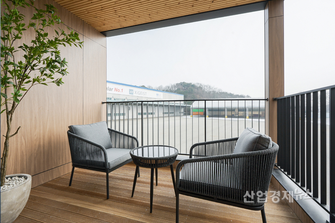 35평형 샘플하우스 테라스