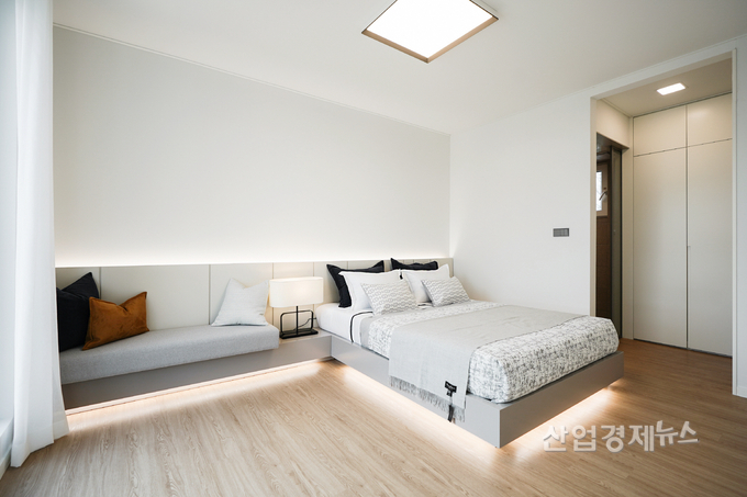 35평형 샘플하우스 마스터룸